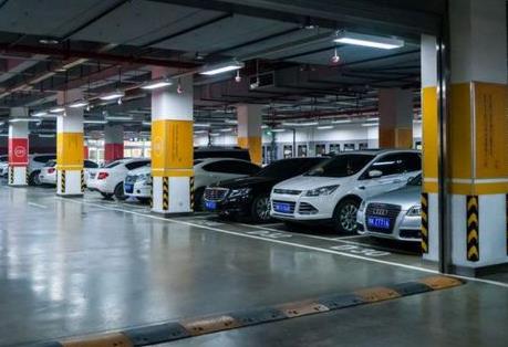 2026年小区地下停车场收费标准与规定最新