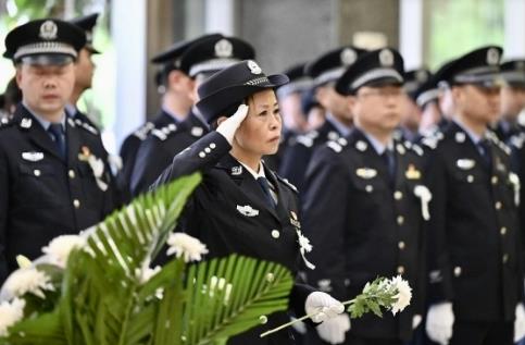安民警因公牺牲